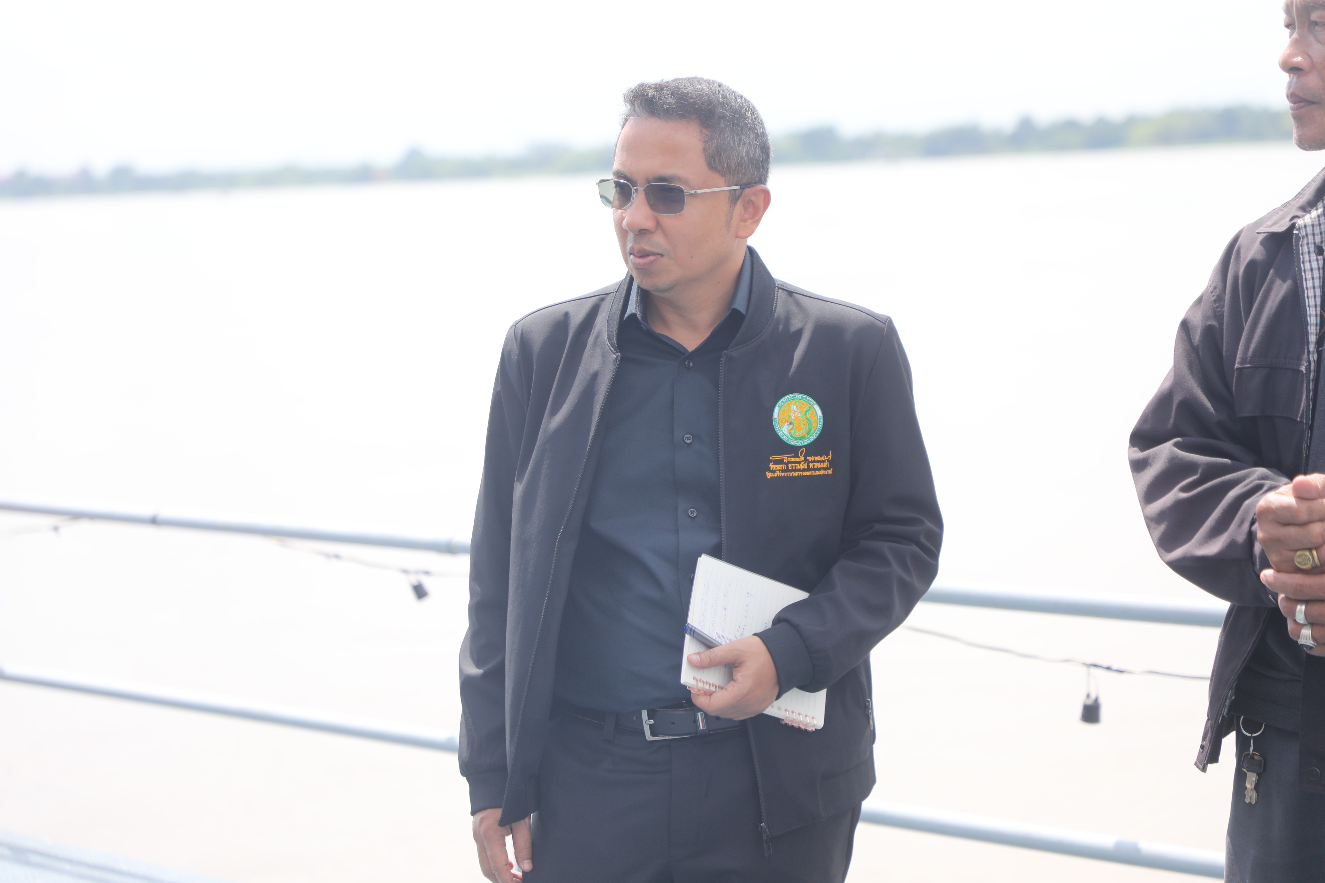 title - เลขาธิการ ส.ป.ก. นายเศรษฐเกียรติ กระจ่างวงษ์ ลงตรวจความเรียบร้อยของงาน 